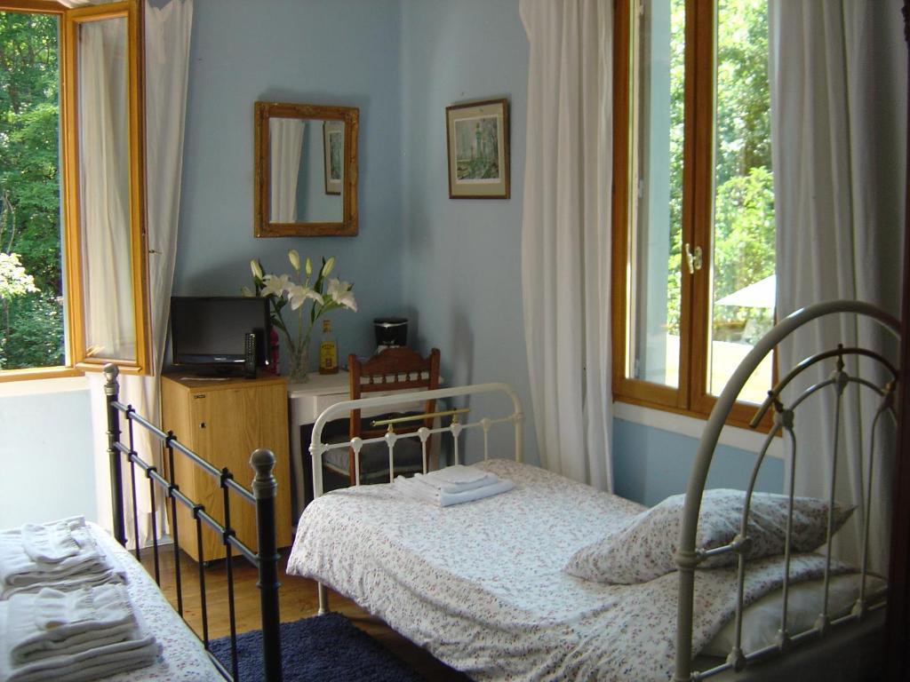 Aux Quatre Saisons Axat Bed & Breakfast Bilik gambar